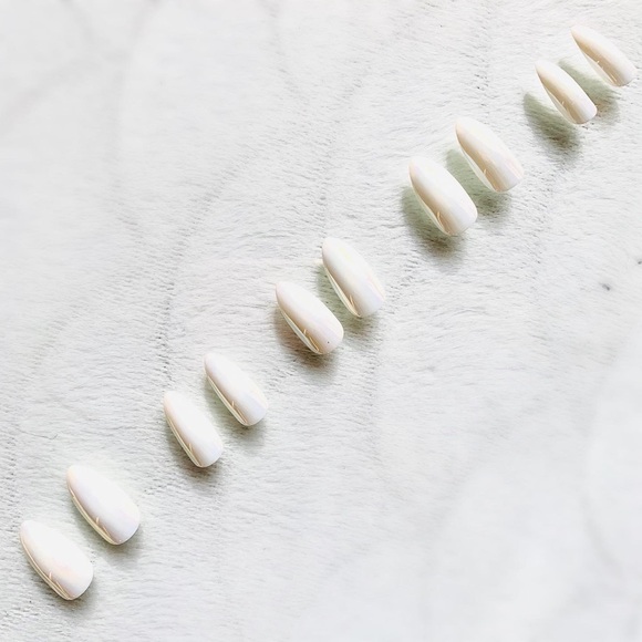 💎5/$25💎 Stiletto White Chrome Press On Nails - Picture 3 of 3